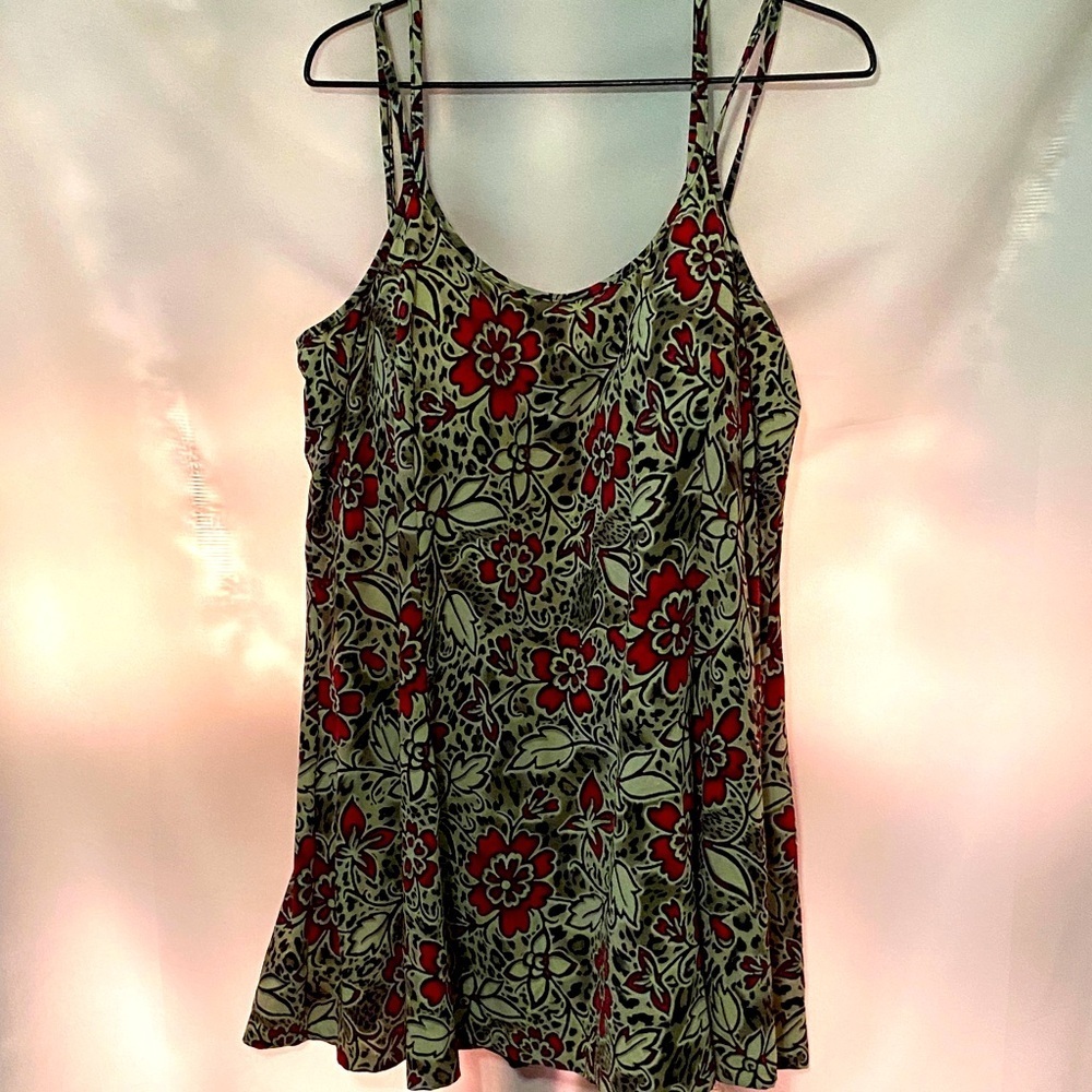 IT FIGURES AS SOLD ON QVC SIZE 26 ONE PIECE‎ BATHING SUIT RED TAN TROPICAL PRINT